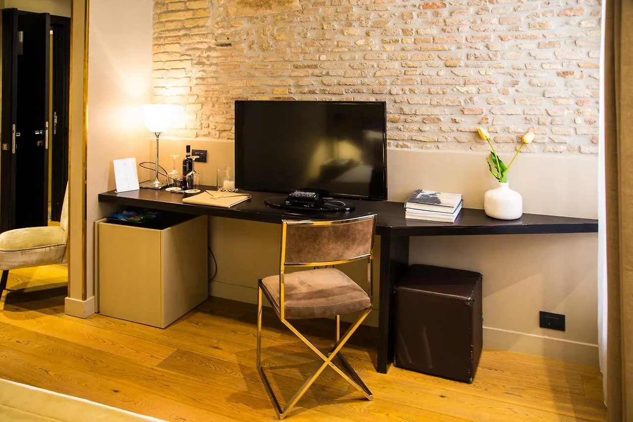 Campo Marzio Luxury Suites Rome Guest house
