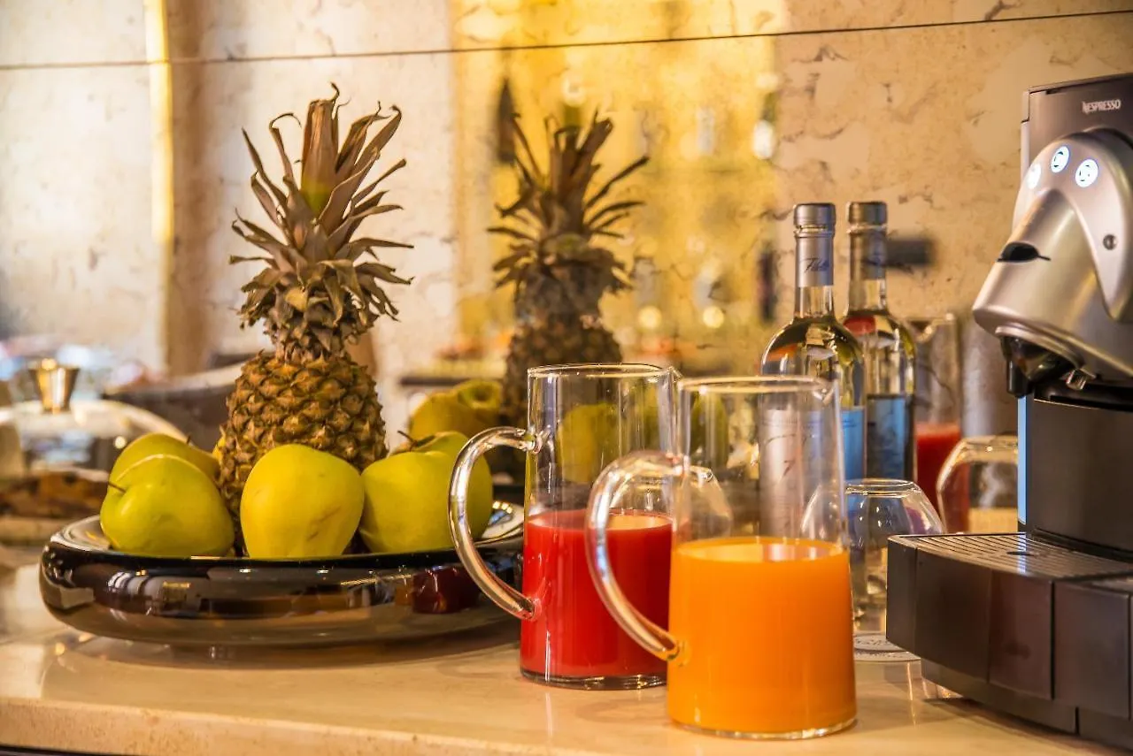Campo Marzio Luxury Suites Rom 2*,  Italien